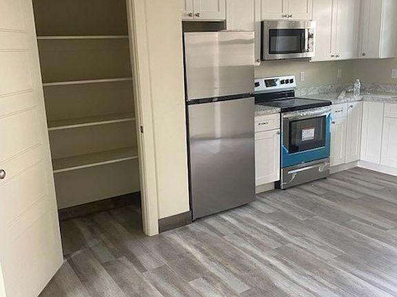 3rd image of 190 Jewel Basin Ct #A-1