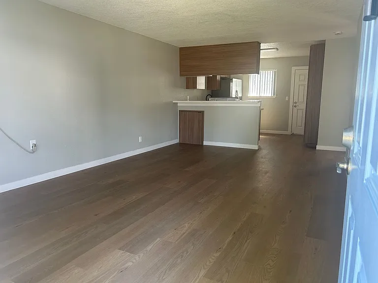 Villa Del Sol Apartments — Photo 177