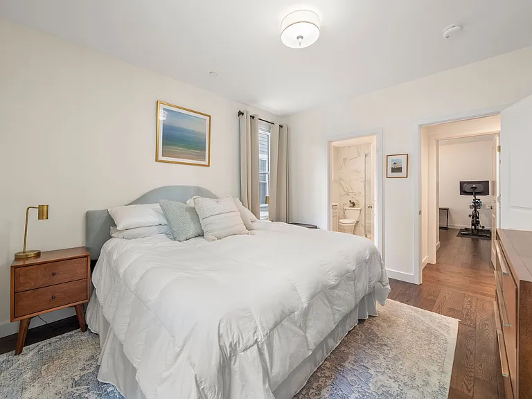 213 E Eagle St #3 — Photo 14