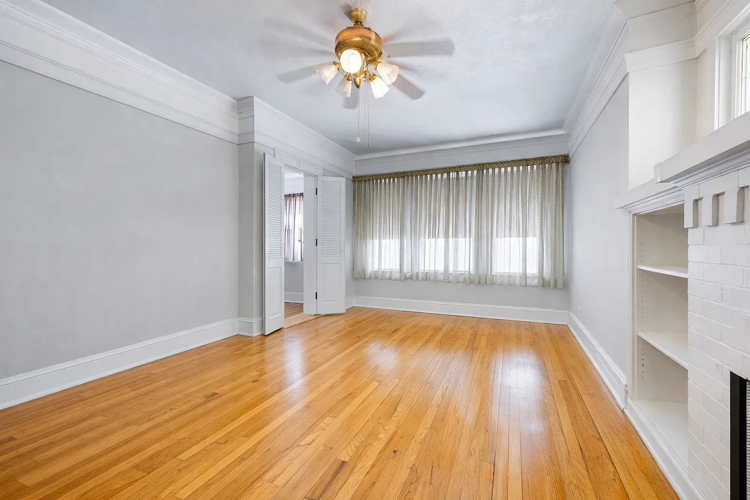 3 bed, 1.5 bath, 1400 sqft, $2,950 — Photo 2