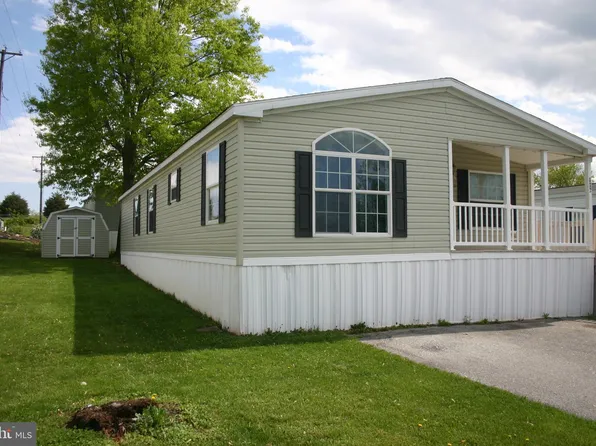 172 5th St, Thomasville, PA 17364