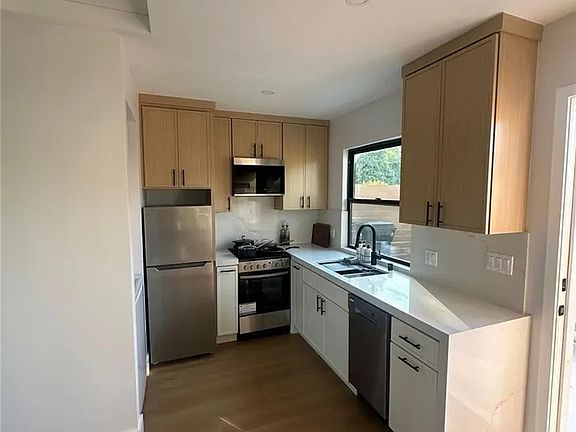 2nd image of 6331 Jumilla Ave #2