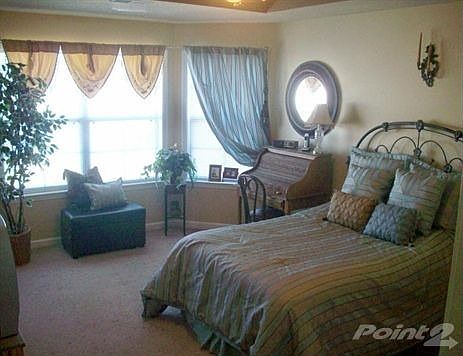 Master Suite With Bay Window