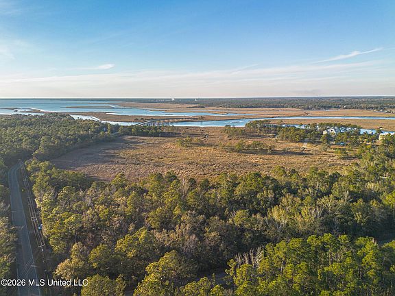 5th image of Arcadia Farm Rd