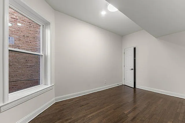 7532 S Champlain Ave #1 — Photo 6
