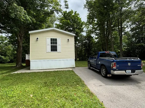 4101 S Sheridan Rd, Lennon, MI 48449