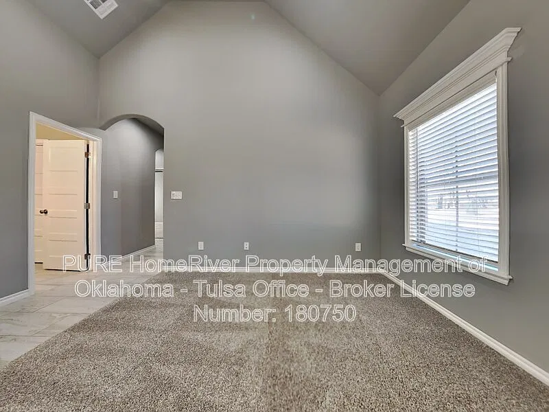 2 bed, 1.0 bath, 1200 sqft, $1,595 — Photo 4