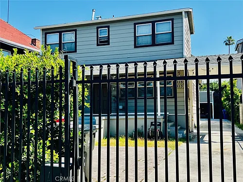 913 W 21st Photo 1