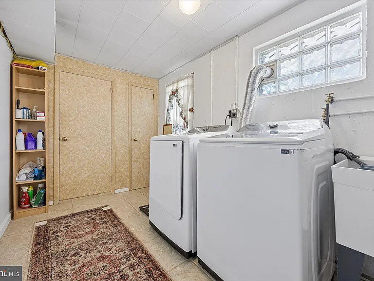 805 Selma St — Photo 23