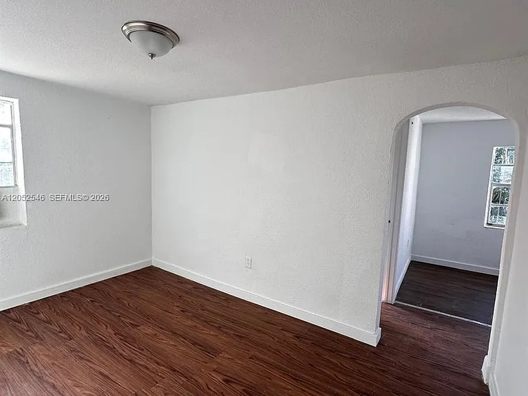 3660 NW 20th Ave #4 — Photo 3