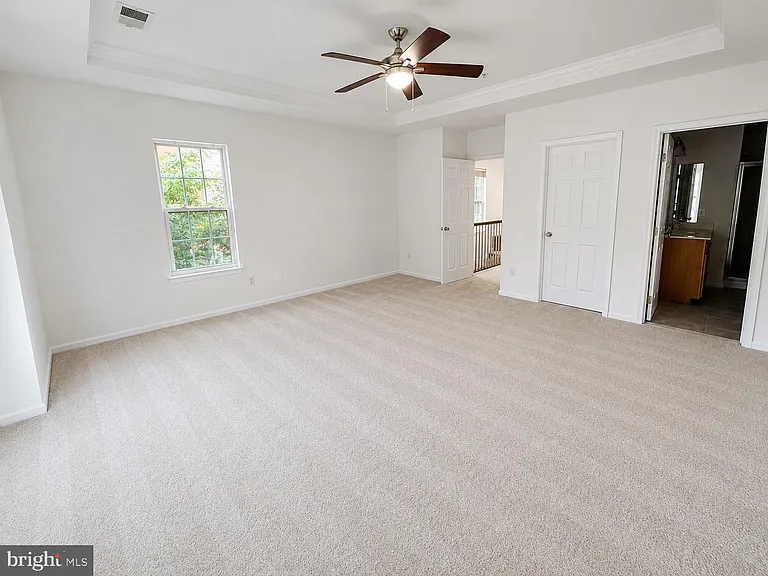 2585 Eastbourne Dr — Photo 21