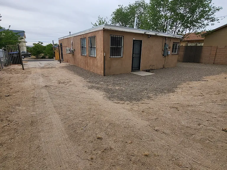 2604 Mesa St SE — Photo 5