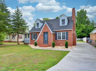 304 Ironbound Rd, Williamsburg, VA 23188