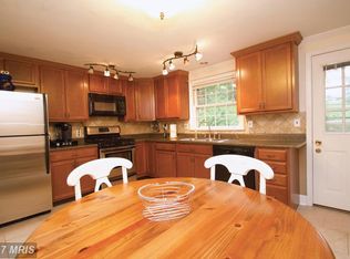 10512 Seneca Ridge Dr, Montgomery Village, MD 20886