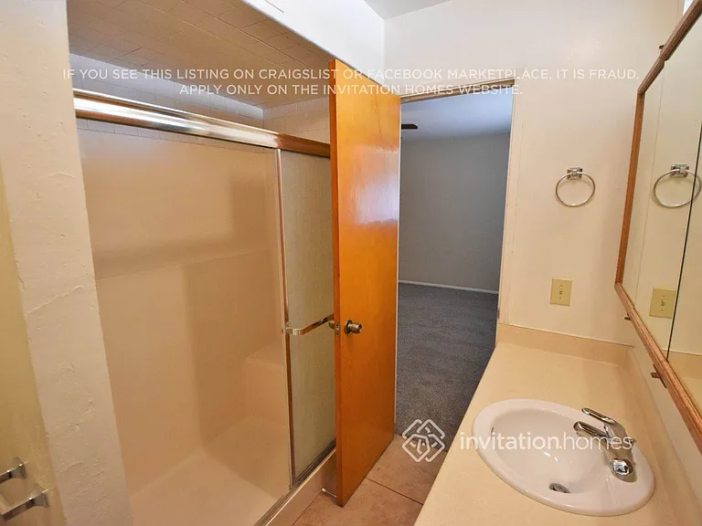 12801 N 112th Ave — Photo 11
