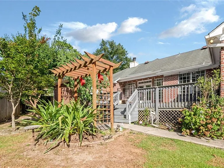 7490 Quency Dr — Photo 48