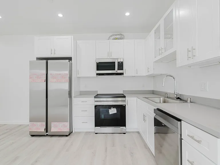10938 Olinda St — Photo 8