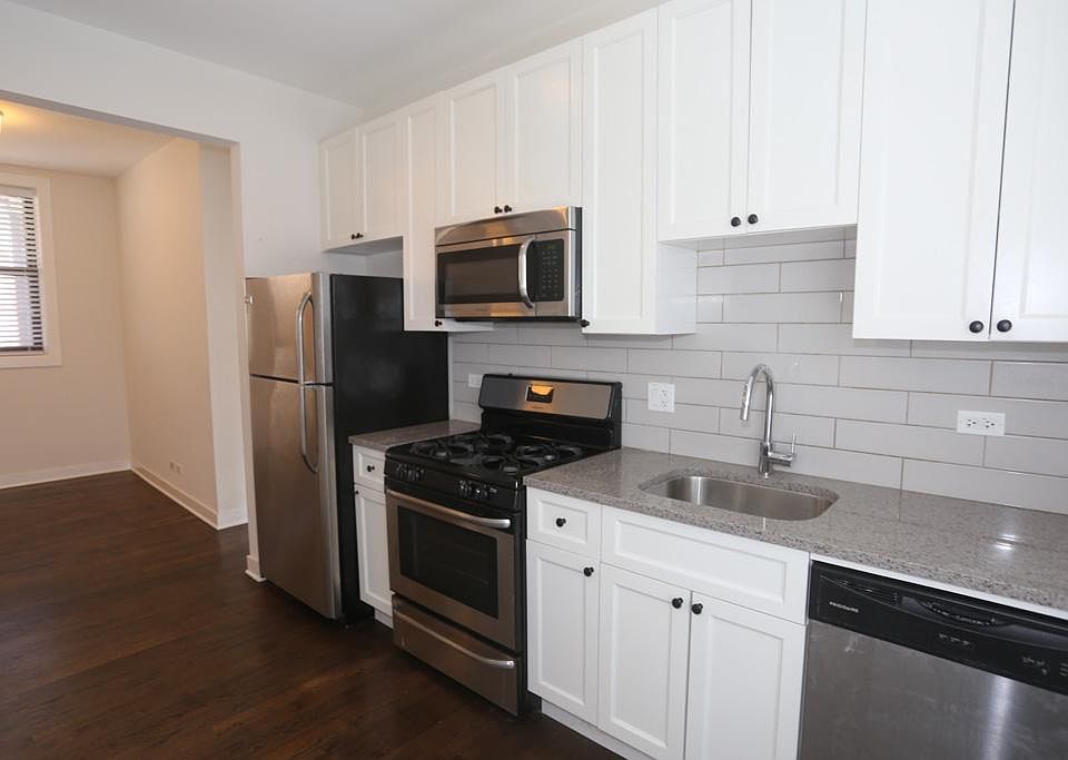 1st image of 1600 W Belle Plaine Ave #2FM