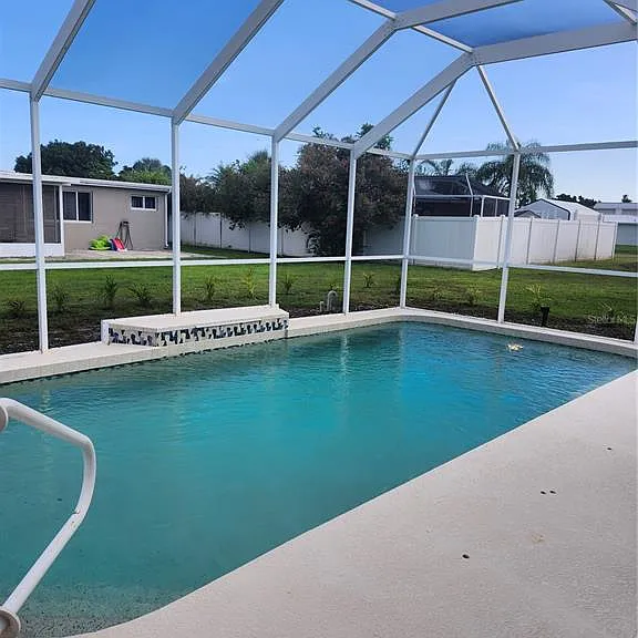 2441 Beacon Dr — Photo 2