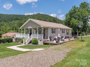 16 Sams Branch Rd, Candler, NC 28715