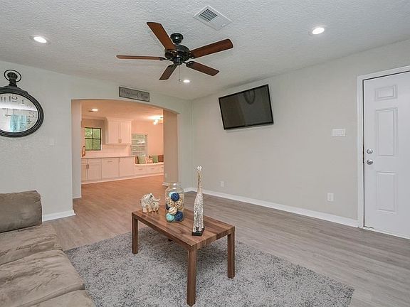 4th image of 1526 Avenue I