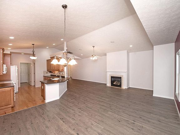 4th image of 308 Hibiscus Dr