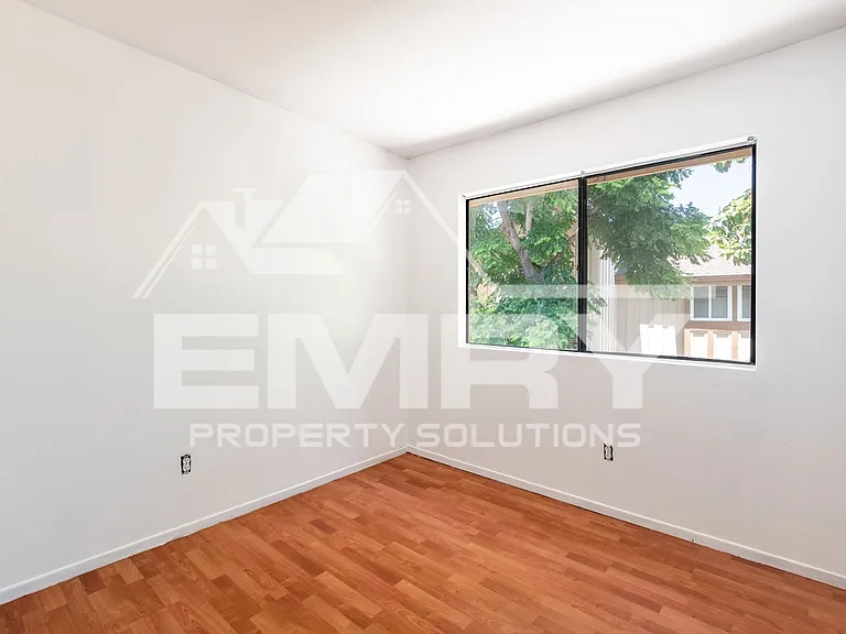 9781 S Karmont Ave — Photo 19