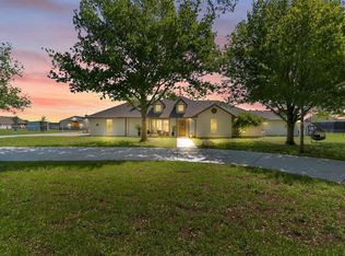 610 S Point Ct, Aledo, TX 76008
