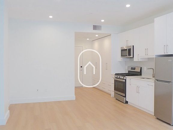 4th image of 1112 Harrison Ave