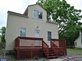 37 7th Ave, Hamilton, NJ 08619