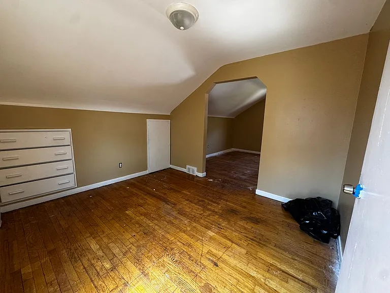 11492 College St — Photo 3