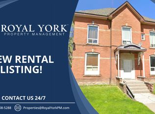 15 Saint Matthews Ave #1, Hamilton, ON L8L 5P4