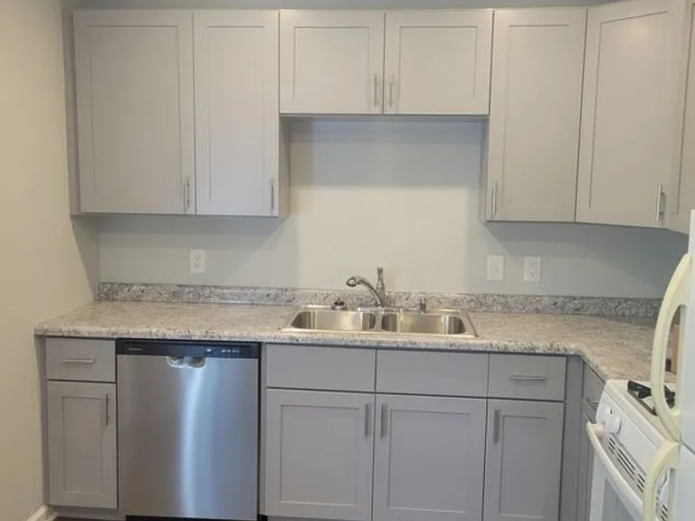 923 S Rogers St #4 — Photo 2