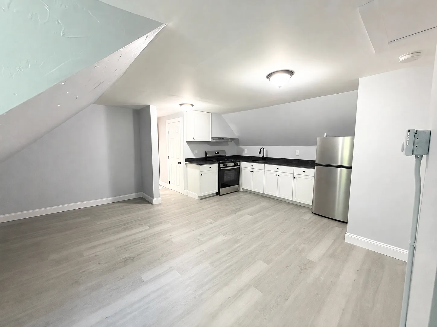 2 bed, 782 sqft, $1,725 — Photo 3