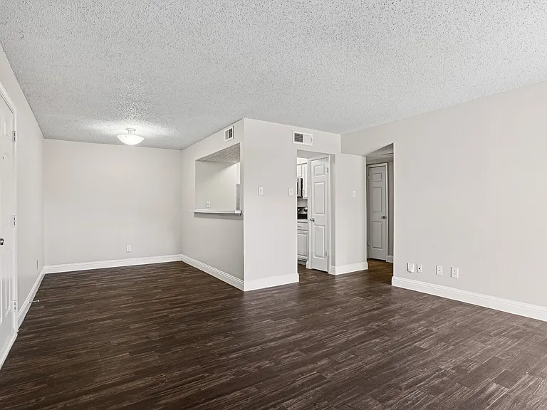 Vine Apartments — Photo 45