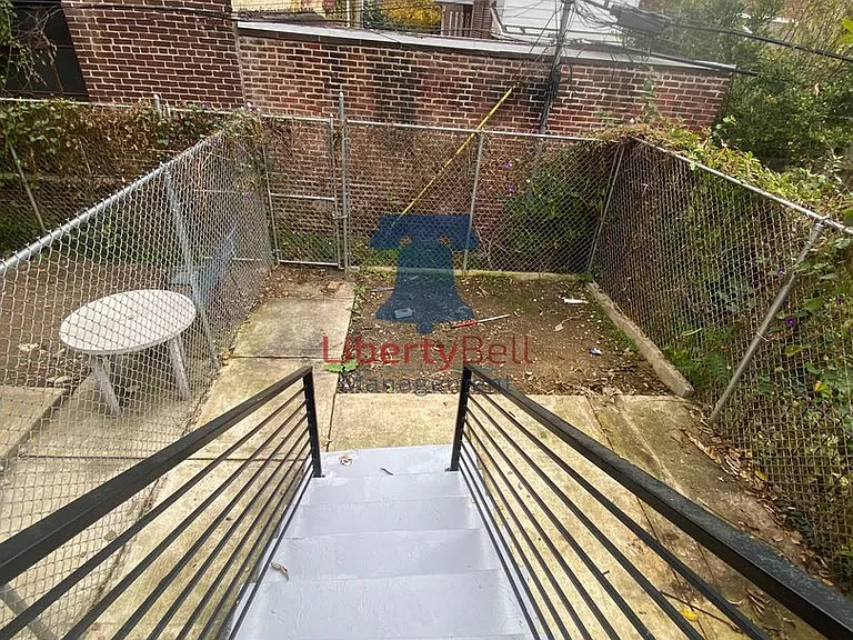 1543 N Frazier St — Photo 11