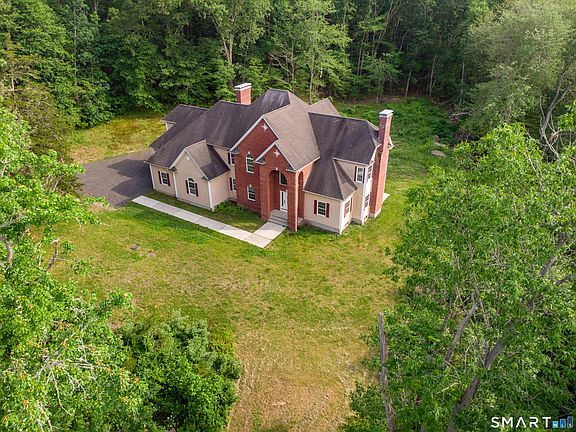 3rd image of 501 Taylor Hill Road