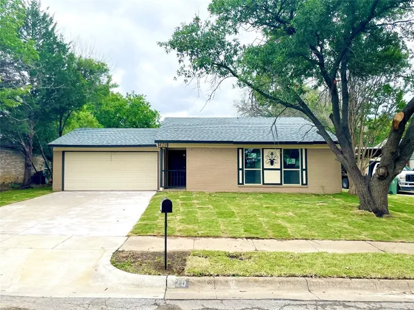 420 Stonehenge Dr, Arlington, TX 76014