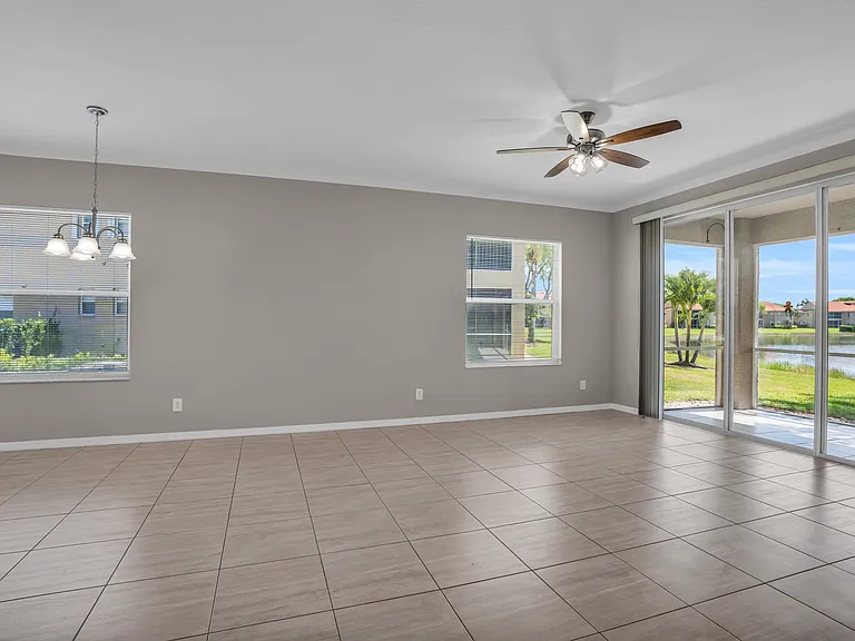 6560 Huntington Lakes Cir — Photo 4