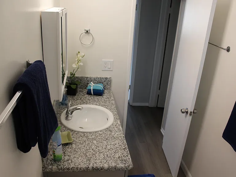 3721 E 8th St #4 — Photo 14