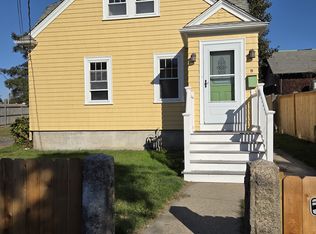 9 Madison Ct, Newport, RI 02840