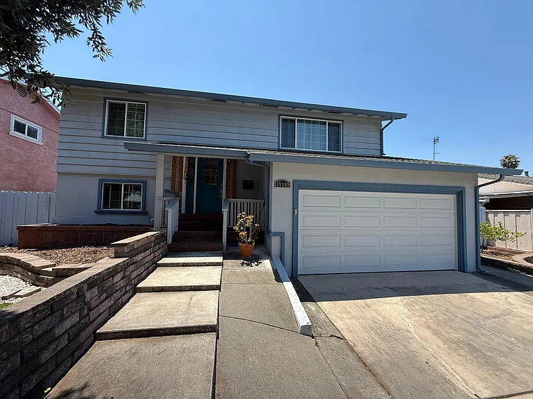 Monterey Way — Photo 18