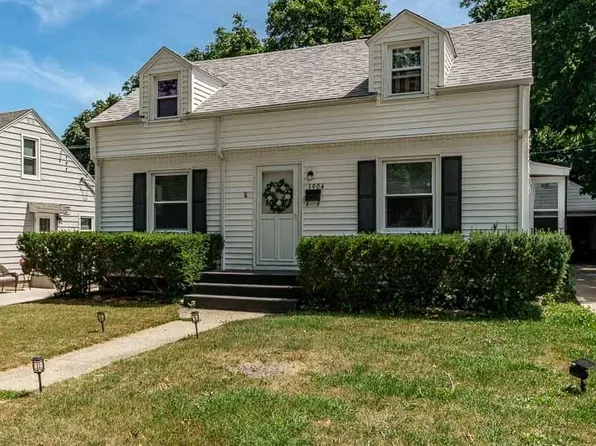 1904 Colorado Ave, Rockford, IL 61108