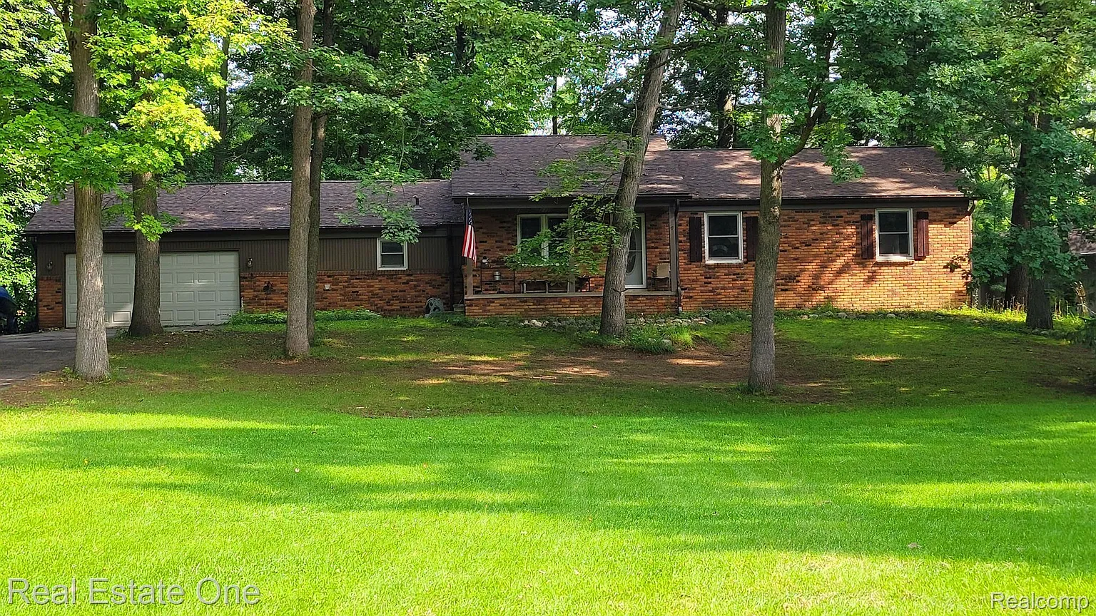 9272 Wild Oaks Cir photo 1