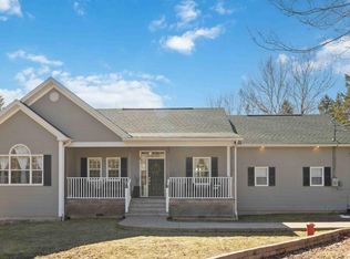 19 Hartland Dr, Grand Lake, NS B2T 1B5