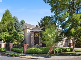 4110 Imperial Dr, West Linn, OR 97068