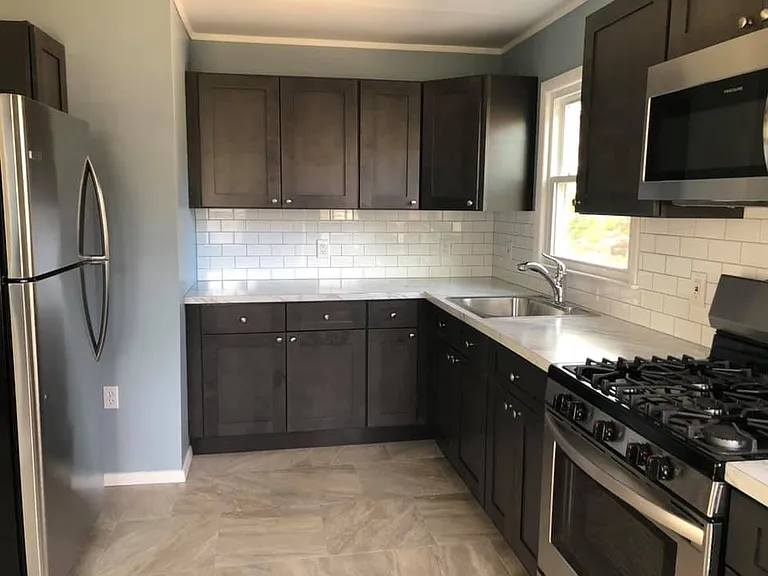 51 Roosevelt Ave #A — Photo 2