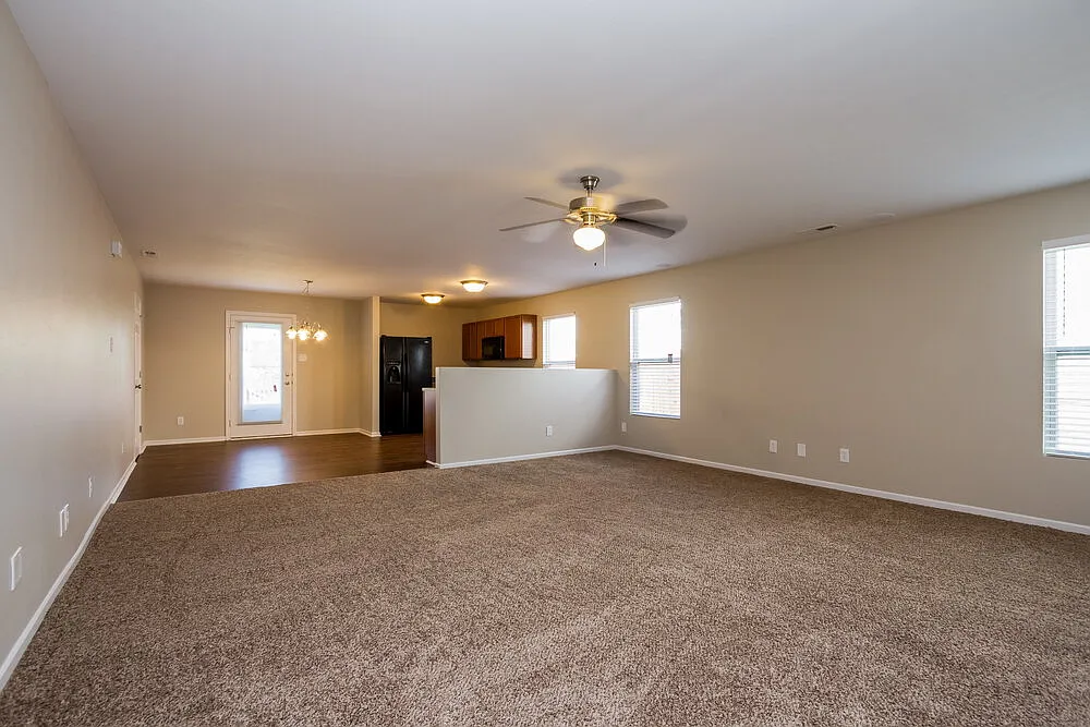 3 bed, 2.0 bath, 1507 sqft, $1,895 — Photo 2