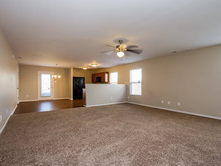 10714 Gathering Dr — Photo 2