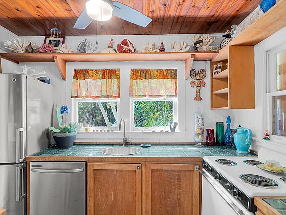 5th image of 140 Tavern Dr
